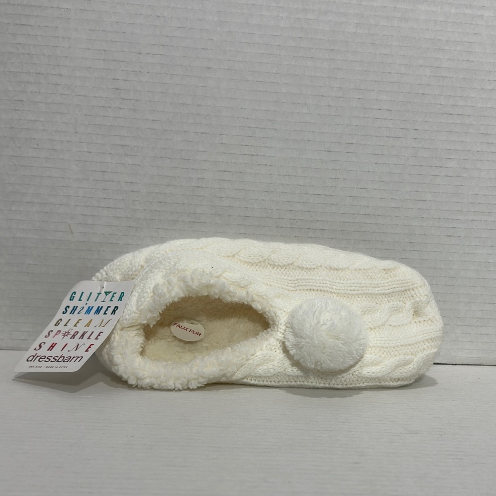 Dress Barn || Woman’s Faux Fur Slippers Ivory White One Size Non-Slip